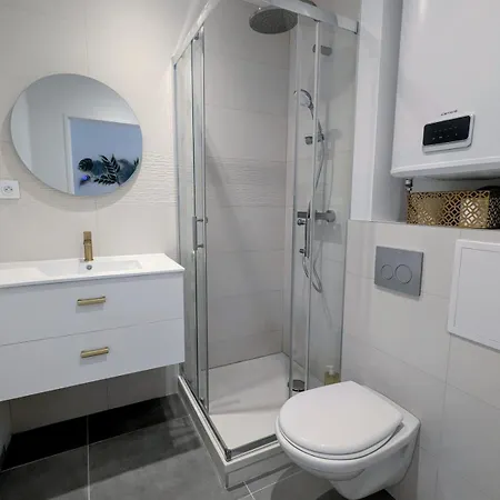 Air-conditioned - Two Bedrooms Vichy