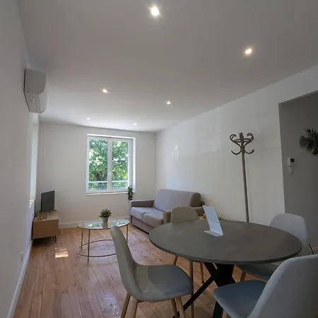 Air-conditioned - Two Bedrooms Vichy